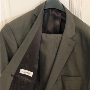 Calvin Klein Men’s Suit (Jacket & Pants)